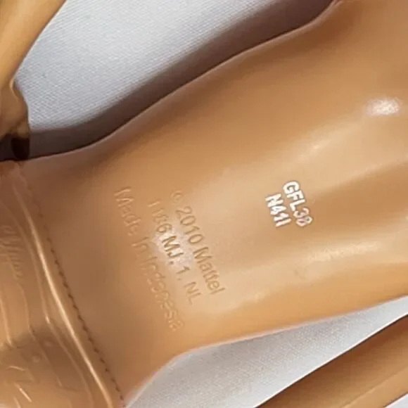 Lot of 3 -Barbie Career Animal Rescue, Skipper Purple Streak Hair plus clothes - Picture 16 of 16